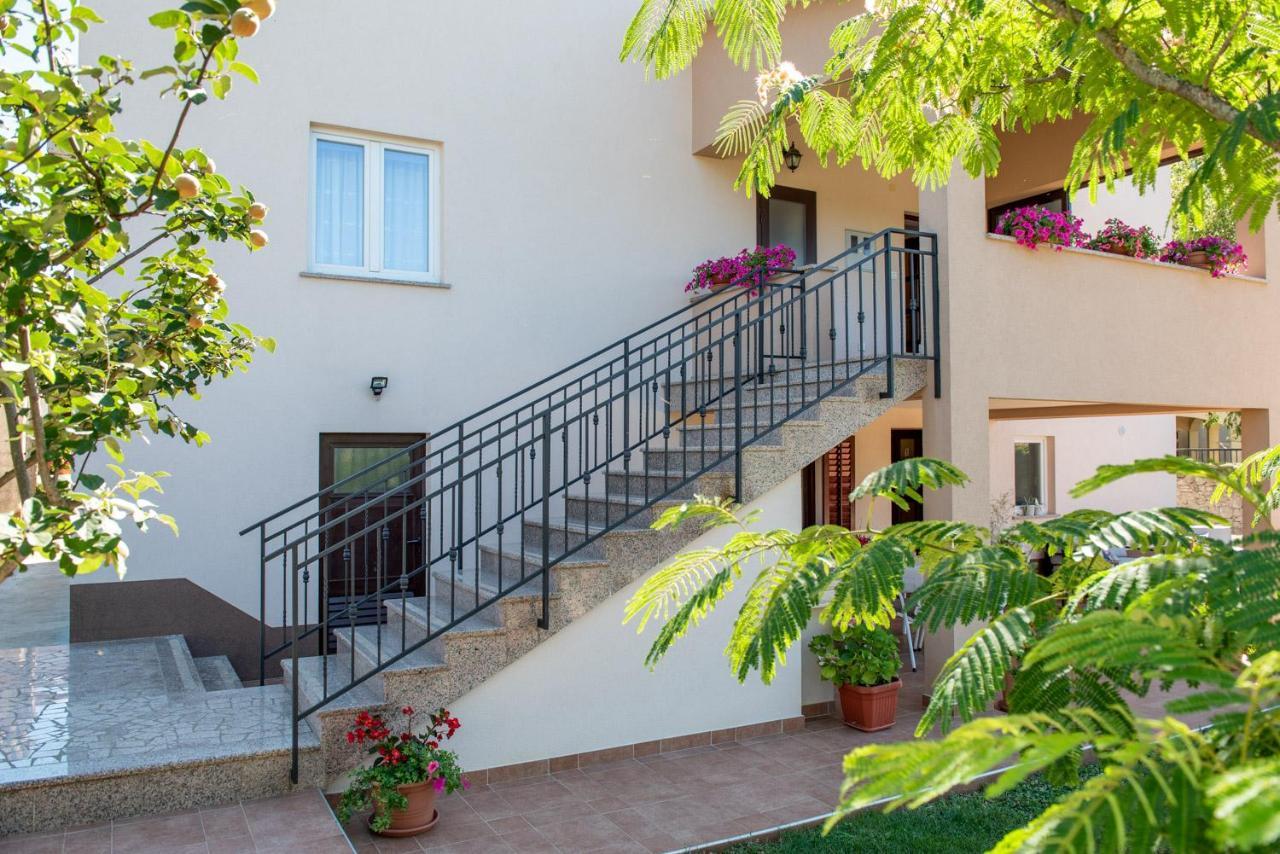 Apartmani Antonija Vozilici Ngoại thất bức ảnh