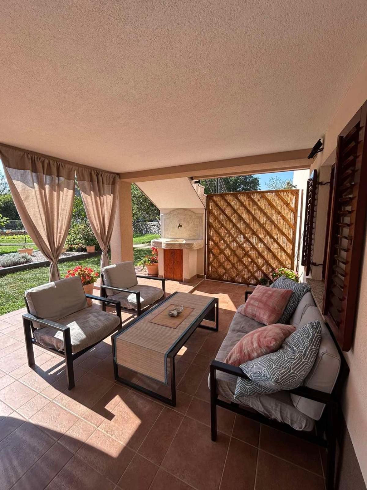 Apartmani Antonija Vozilici Ngoại thất bức ảnh